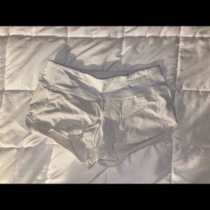 White lulu 2.5 inch shorts